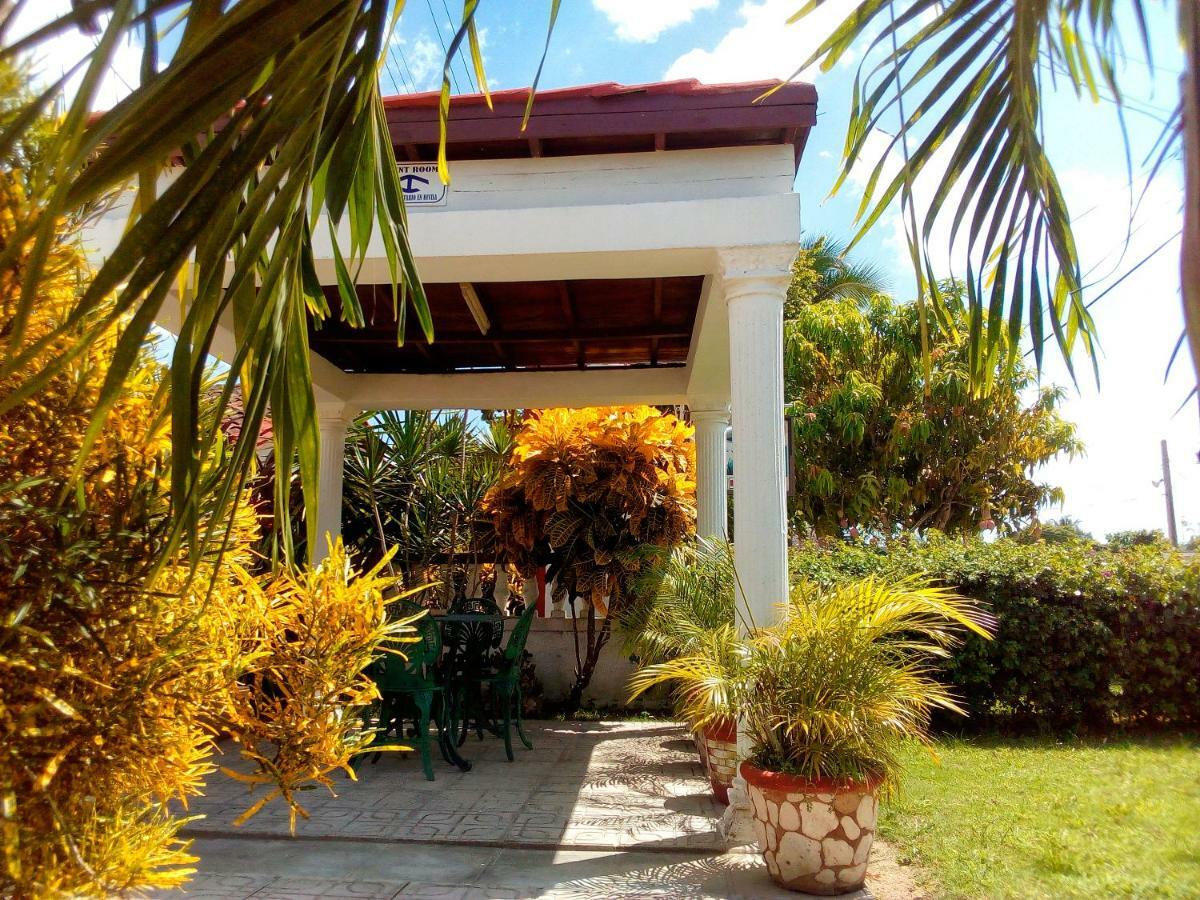 Casa Eduardo Hotel Playa Larga Exterior photo